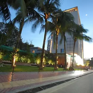 Hotel Empyrean Centre